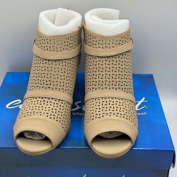 Easy Street Carrigan Sandals 9.5M Sand Peep Toe Booties Cutout Zip Comfort Heel - Picture 2 of 8